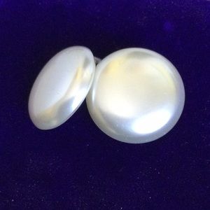 Vintage Large Faux Pearl Clip Ons